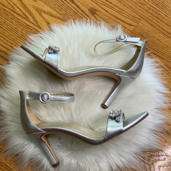 NWOT Naturalizer Women's KINSLEY 3 Pump Sandals Silver size 9 W - Picture 9 of 15